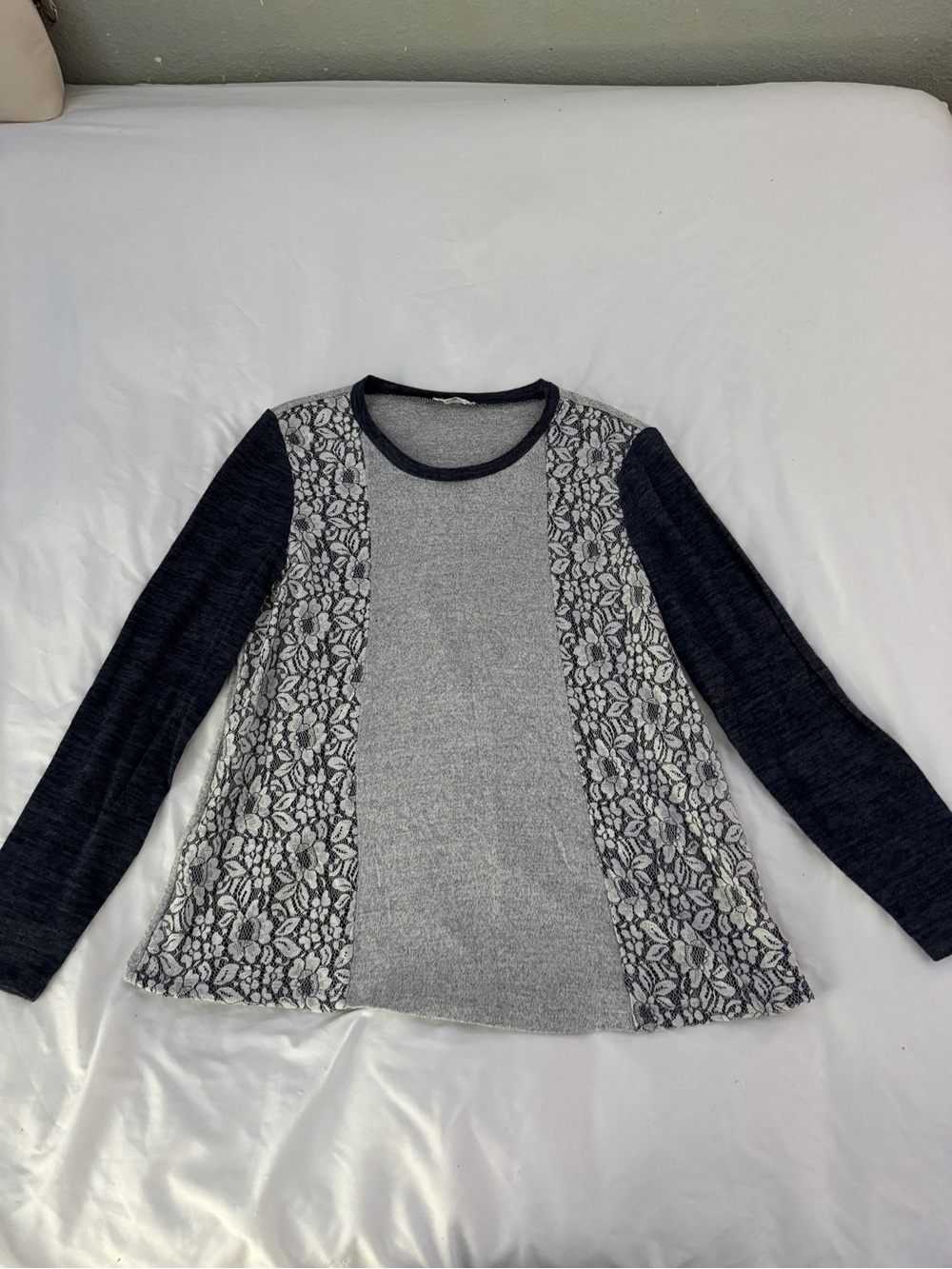 Isela Gray Heathered Lace Inset Long Sleeve Crewneck Top Large